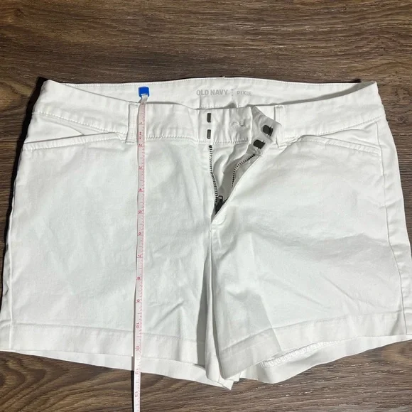 Preloved-OLD NAVY White Pixie Shorts, Women’s Shorts, Summer Shorts - Picture 13 of 13